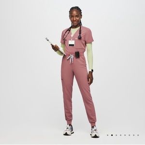 FIGS mauve scrub set